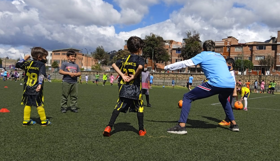 War-Child_Play-it-for-live-and-future_6_KNVB-Worldcoaches_Johan-Neeskens_C.png.1918x1080_q85_upscale