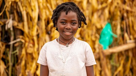 Mado (8) from DR Congo is joining our TeamUp and Can't Wait to Learn programmes in an Ugandan refugee camp