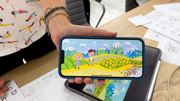 Kinderen in en gevlucht uit Oekraïne kunnen onderwijs blijven volgen dankzij War Child's noodonderwijs-app: Can't Wait to Learn