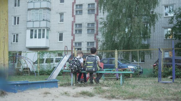 War-Child_Oekraïne_Veilige-Plek_Dmitry_met-vriend_231022